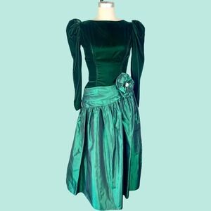 Vintage 1960s Emerald Green Velvet Taffeta Gown, Handmade Size Small